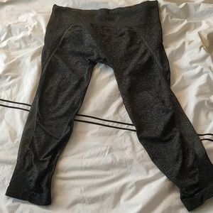 Athleta breakthrough capri tight